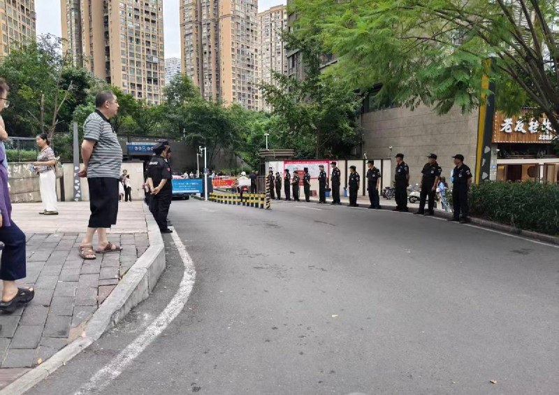 8月3日，重庆市江津区正升时代港湾小区发生业主聚集维权事件
