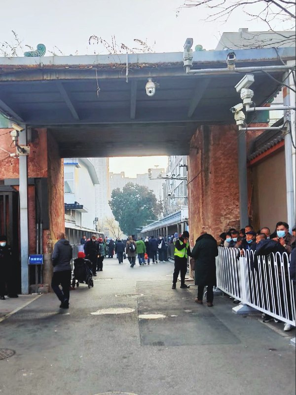 RT @Cyberxinfang: 牌楼是北京市西城区永定门西街的上访胡同里的标志性建筑