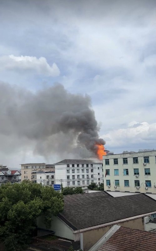 7月13日，浙江金华武义县一处厂房发生火灾