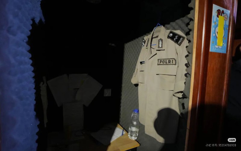 “上海公安局”“新加坡邻里警局””法新社“现身柬埔寨电诈园泰国军方2月2日透露，去年泰柬边境冲突期间，泰国军方攻占了位于柬埔寨边境小镇奥斯马附近的电诈园区，并在园区内缴获大量跨国诈骗证据，包括假冒各国警察局的道具场景和诈骗对话cosplay脚本等查看原文“上海公安局”“新加坡邻里警局””法新社“现身柬埔寨电诈园泰国军方2月2日透露，去年泰柬边境冲突期间，泰国军方攻占了位于柬埔寨边境小镇奥斯马附近的电诈园区，并在园区内缴获大量跨国诈骗证据，包括假冒各国警察局的道具场景和诈骗对话cosplay脚本等查看原文