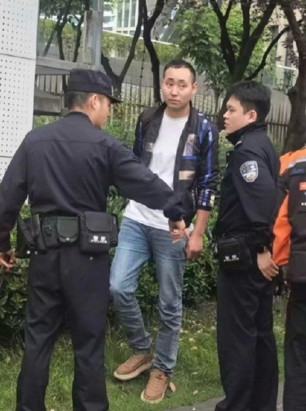警方通报成都无差别袭击事件：1死11伤