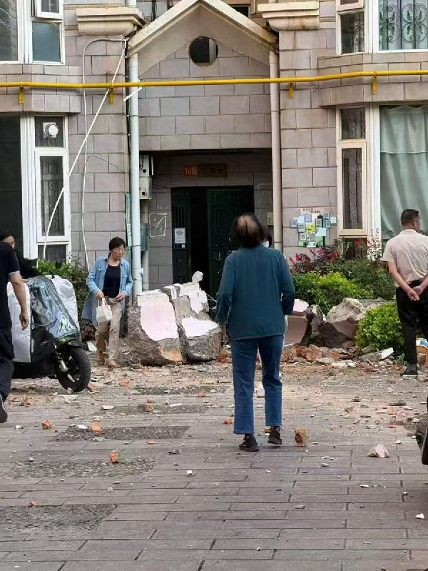 9月30日，云南昆明市盘龙区发生4.3级地震导致当地多处建筑严重受损