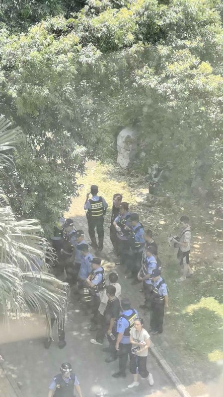 网友投稿：8月12日，广西柳州，柳太苑发生一起疑似杀人和人质劫持事件