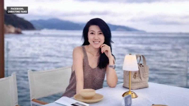 FBI文件披露斯美国前众议员瓦韦尔曾与中国间谍发生性关系8月17日，白宫解密的FBI文件显示，美国前众议员埃里克·斯瓦韦尔，在2015年和2016年接受FBI问询时承认，曾与中国女间谍“方芳”（Christine Fang）发生过几次性关系