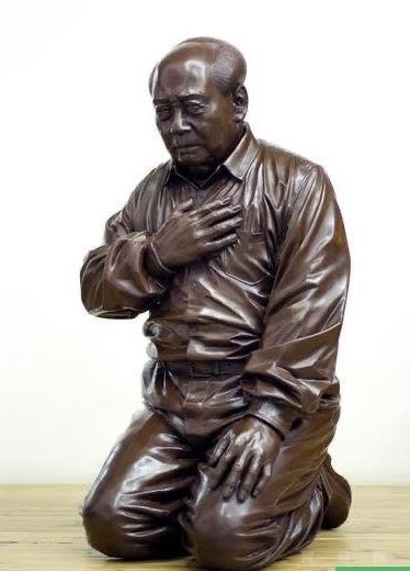 3月30日，中国艺术家高兟在河北省三河市法院出庭受审，他被指控 犯有“侵害英烈名誉罪”