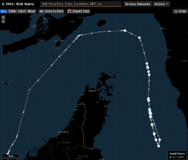 此前，有媒体报道：尽管美国已对霍尔木兹海峡这一咽喉要道实施封锁，一艘遭到美国制裁的 中国油轮“富星号” 仍于今日成功通过该海峡，成为首艘突破封锁驶出波斯湾的中国油轮
