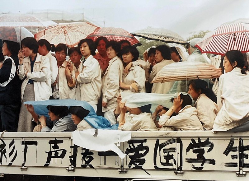 #你没看过的六四 系列图片展8今天是五月一日，国际劳动节，属于全体劳动者的节日