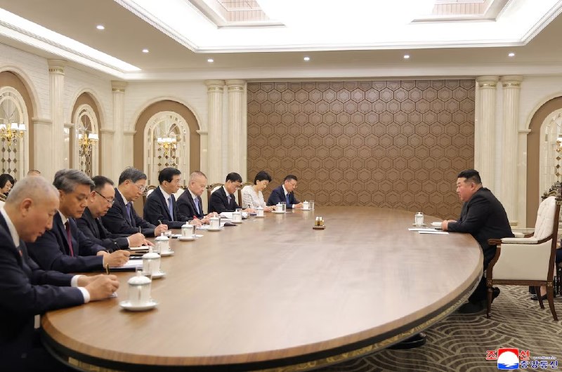 【将军的长桌】7月16日，王沪宁在平壤会见金正恩