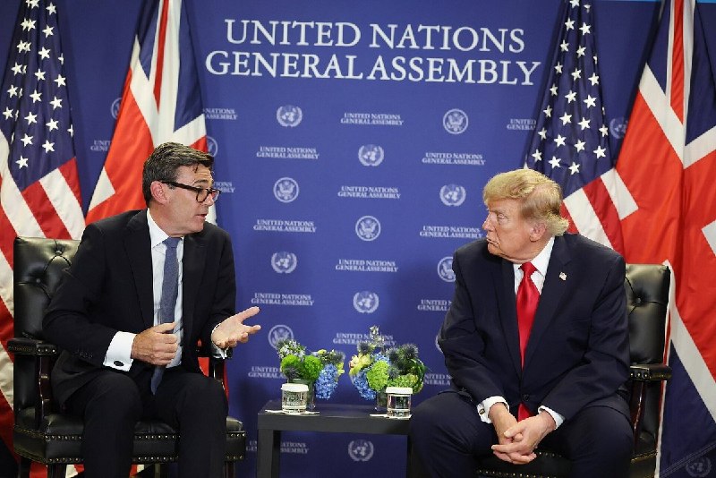 习特会前，英国首相当面促特朗普向习近平提出黎智英案9月22日，英国首相伯纳姆在纽约与特朗普会面，谈及被判20年监禁的英国公民黎智英，并再次要求立即释放他