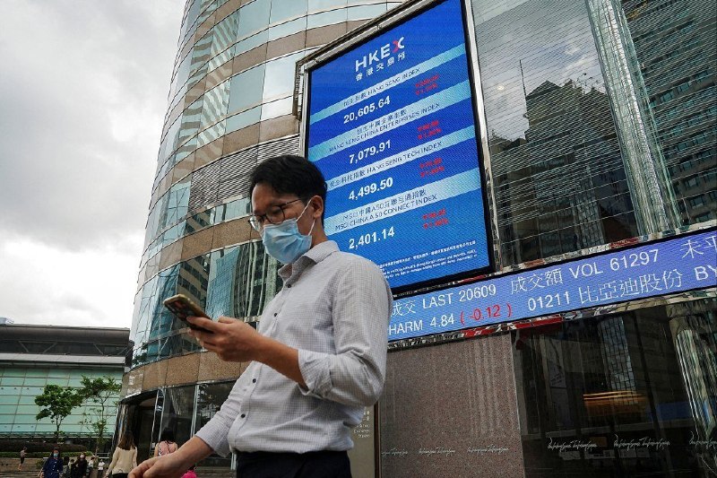 中国互联网巨头估值跌至历史低位，投资者仍未回流7月3日，据彭博社报道，尽管中国大型互联网公司的估值已降至历史低位，但市场情绪依然低迷，投资者回流迹象并不明显