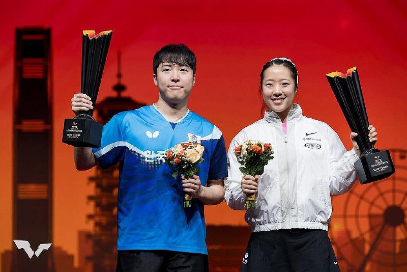 12月13日，WTT香港总决赛混双决赛：韩国组合林钟勋/申裕斌3-0击败中国“莎头组合”夺冠