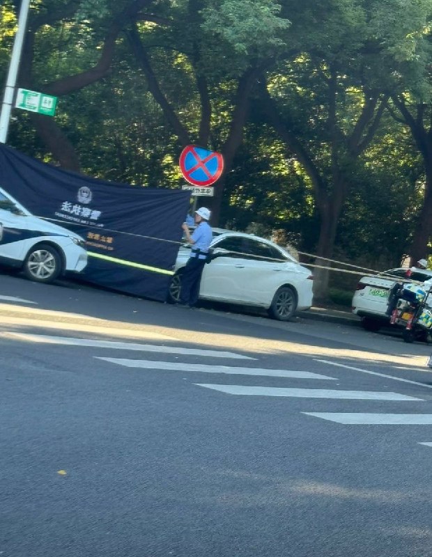9月13日，网友发帖称，江苏苏州一网约车司机在车内猝死，去世两三天才被发现