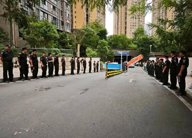 8月3日，重庆市江津区正升时代港湾小区发生业主聚集维权事件