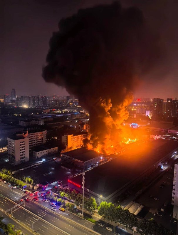 9月9日，安徽合肥包河区圆通速递发生火灾，现场仓库被大面积烧毁，过火面积较大