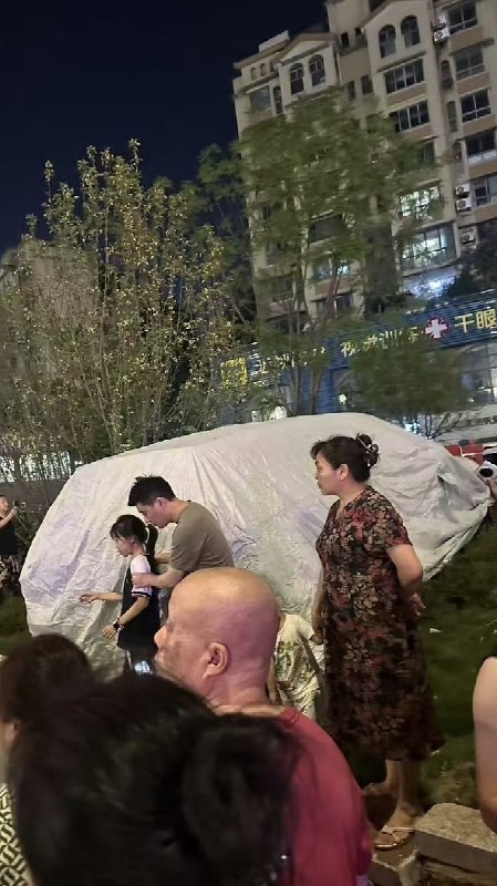 9月8日晚，一辆小米澎程试驾车撞破护栏、冲上绿化带，距离该系列新车发布仅一天