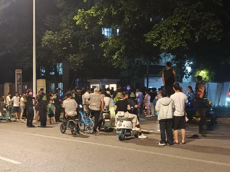 网友投稿:5月30日，成都市郫都区，疑似又发生一起报复社会事件